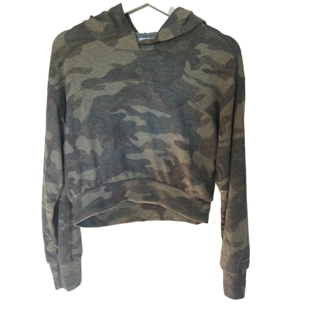 Socialite camouflage olive NEW small long sleeve hoodie crop